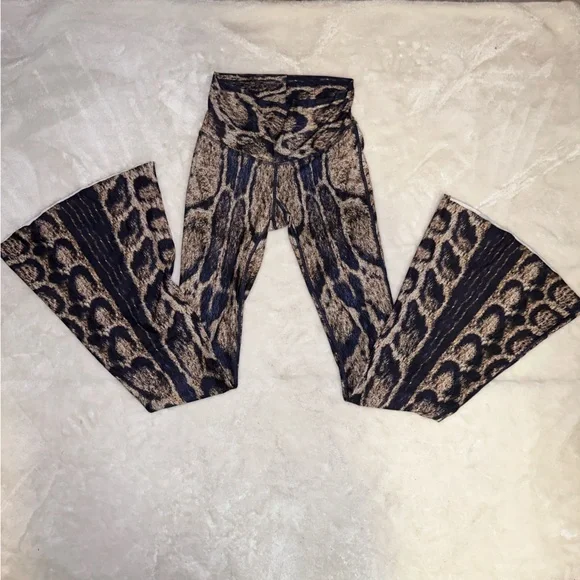 Niyama Sol Brown & Black Animal Print Super Flare Pants Size Medium - Picture 13 of 16